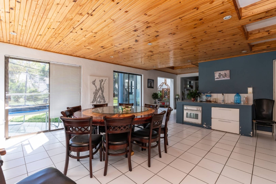 6 Bedroom Property for Sale in Welgelegen Western Cape